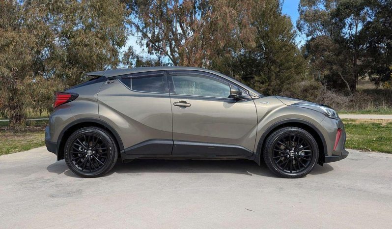 
								2020 Toyota C-HR Koba 1.8L Hybrid Auto Grey full									