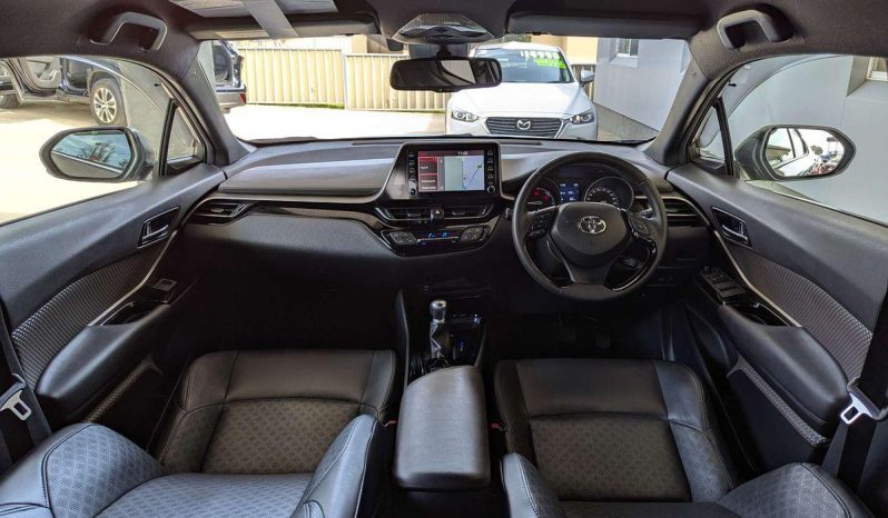 
								2020 Toyota C-HR Koba 1.8L Hybrid Auto Grey full									