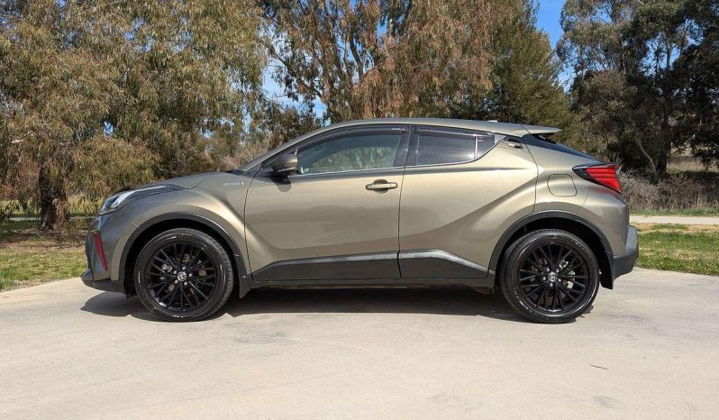 
								2020 Toyota C-HR Koba 1.8L Hybrid Auto Grey full									