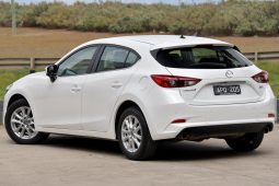 
										2017 Mazda 3 Touring 2.0L Auto Hatchback full									