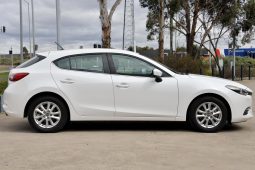 
										2017 Mazda 3 Touring 2.0L Auto Hatchback full									