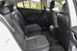 
										2017 Mazda 3 Touring 2.0L Auto Hatchback full									