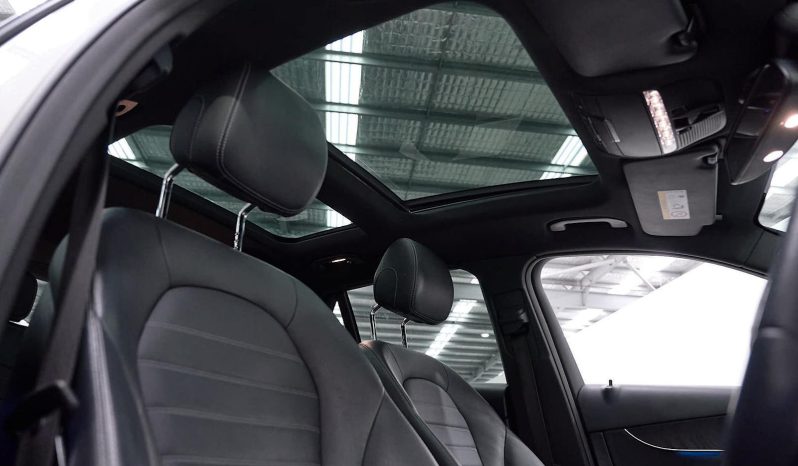 
								2019 Mercedes-Benz GLC250 4MATIC Auto SUV full									