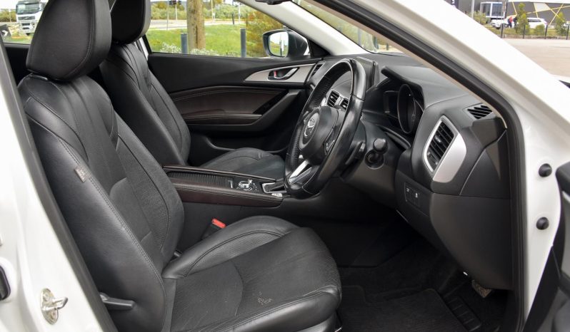 
								2017 Mazda 3 Touring 2.0L Auto Hatchback full									