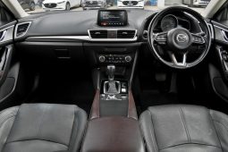 
										2017 Mazda 3 Touring 2.0L Auto Hatchback full									