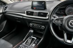 
										2017 Mazda 3 Touring 2.0L Auto Hatchback full									